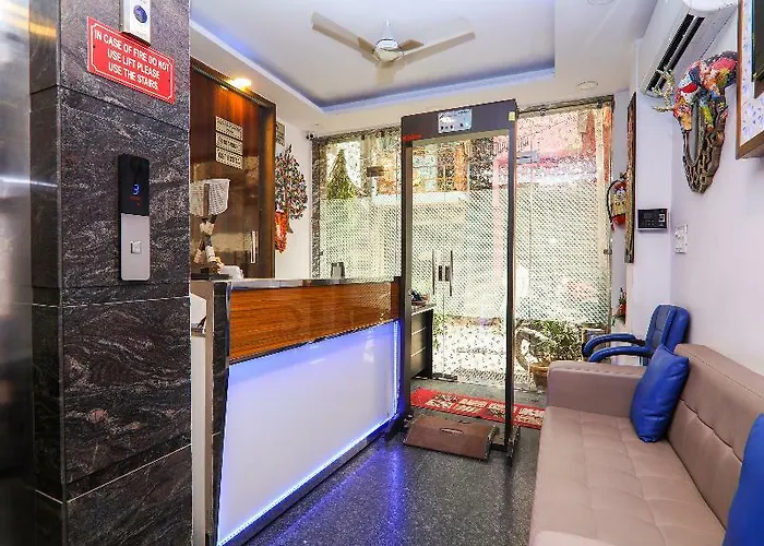 Oyo 15567 Hotel Amar International