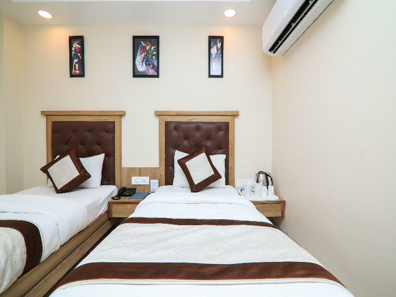 Hotel Oyo 15567 Amar International 2*